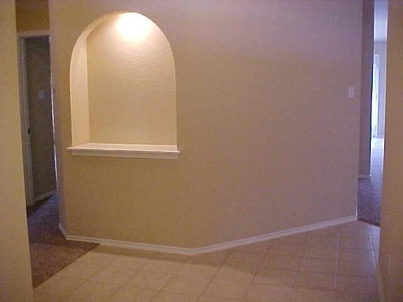 4th image of 1113 Clayton Dr