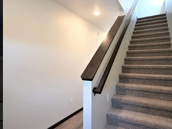 4th image of 821 7th Ave S #1