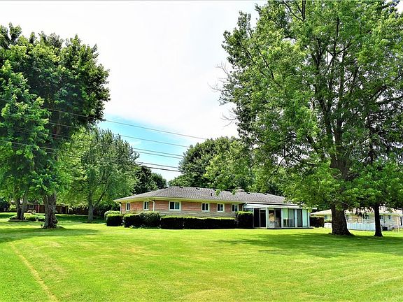 2nd image of 210 E Cragmont Dr