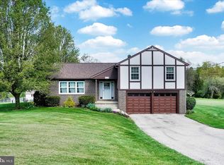 2338 Valley Rd, Glen Rock, PA 17327