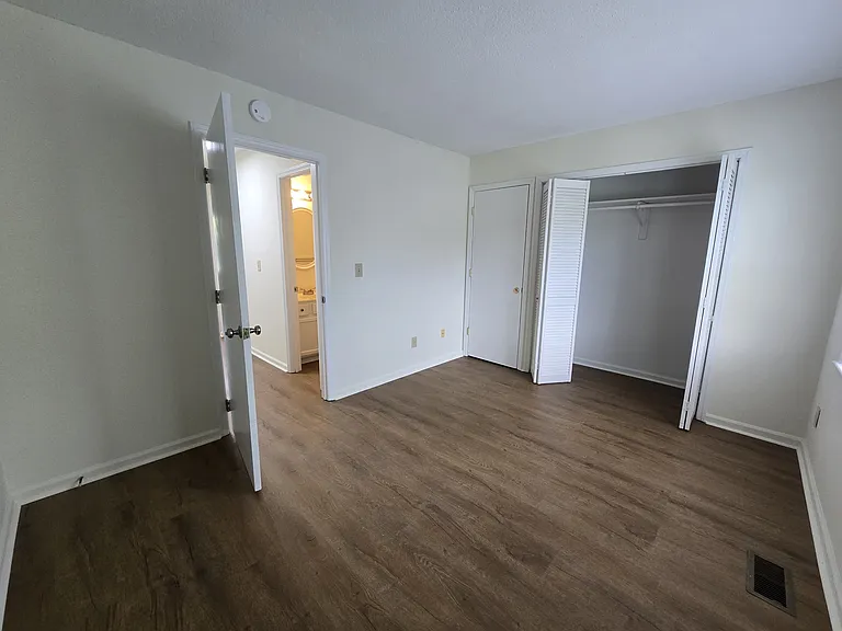 118 Chaucer Ct — Photo 26