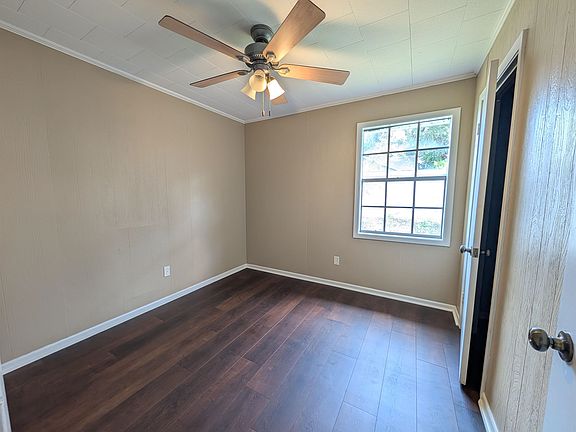 4th image of 204 Clara St