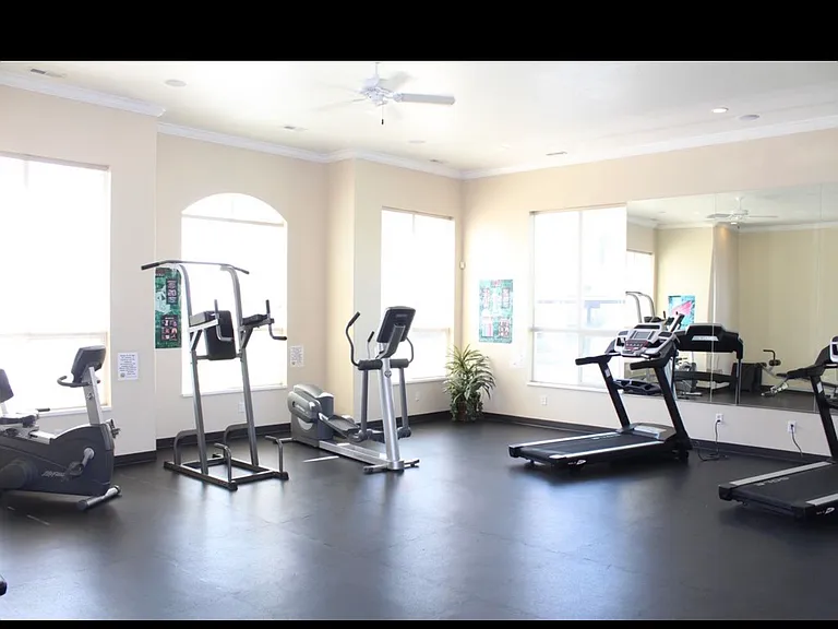 6302 W Traveler Ln — Photo 11