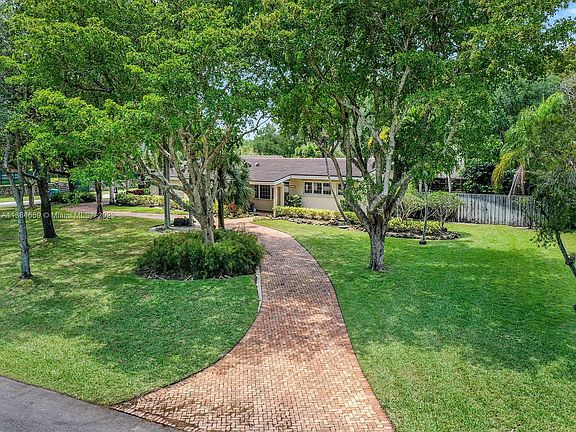 2nd image of 6405 SW 129th Ter