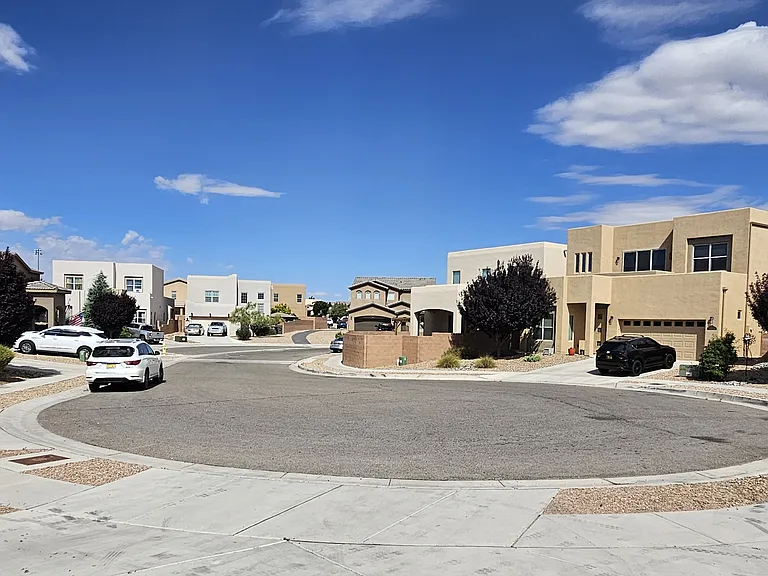 7204 Valle Jardin Ln NW — Photo 3
