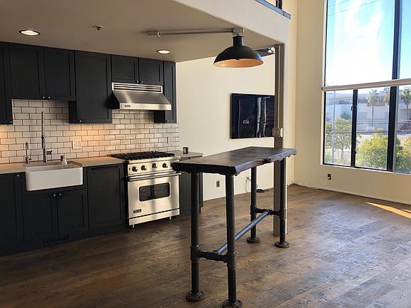 3rd image of 2301 Harrison St Suite 204