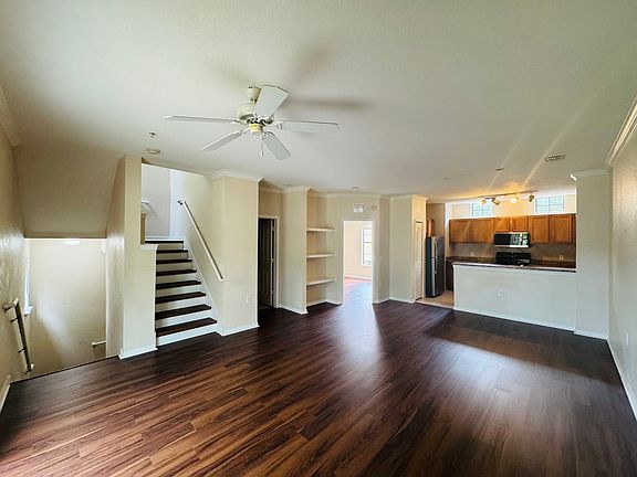 3rd image of 6135 Metrowest Blvd Unit 102