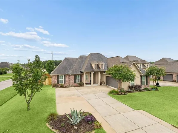 301 Old Place Ln, Madisonville, LA 70447