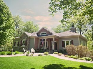 18995 Eastwood Dr, Excelsior, MN 55331