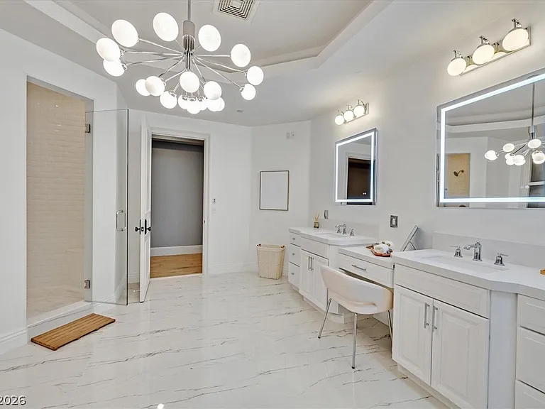 8 Rue Mediterra Dr — Photo 41