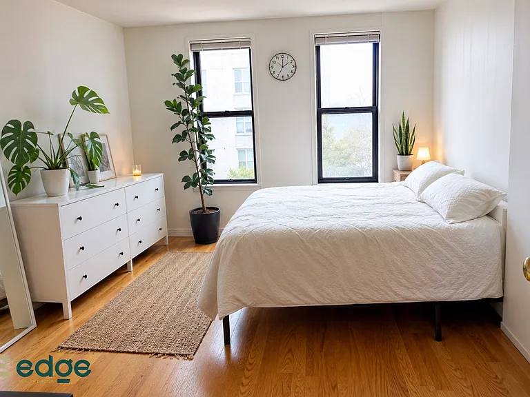 166 Harman St #3R — Photo 4