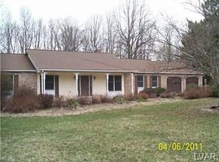 330 Gallery Ln, Mount Bethel, PA 18343