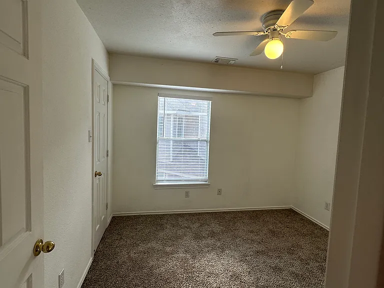16659 Newglen Ln — Photo 18