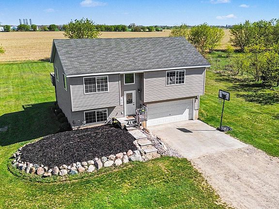 3rd image of 7864 County Farm Rd