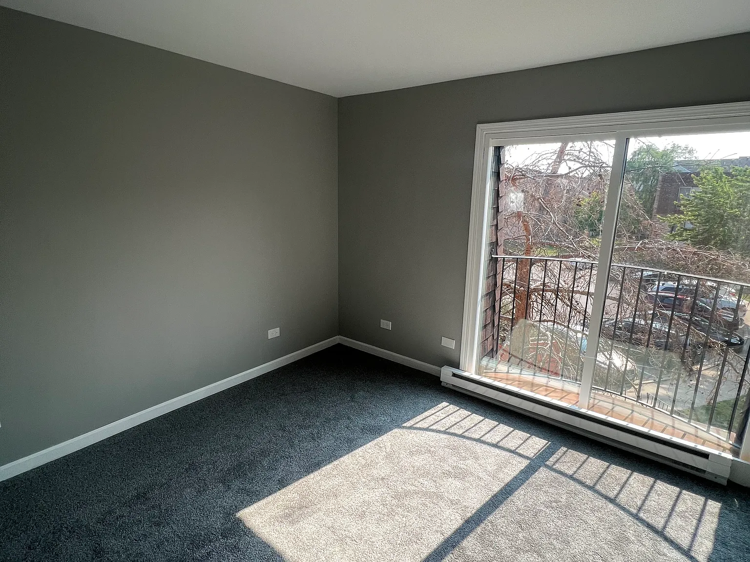 2 bed, 988 sqft, $2,100 — Photo 2