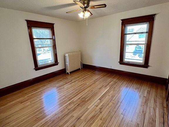 2nd image of 894 James Ave Floor 2
