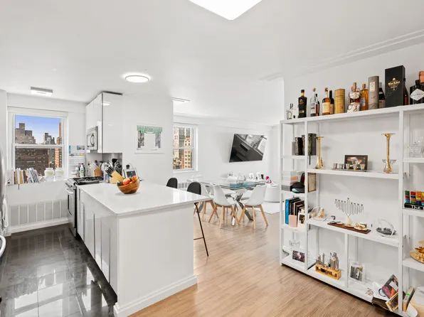 340 East 80th Street 17D image 1 of 12