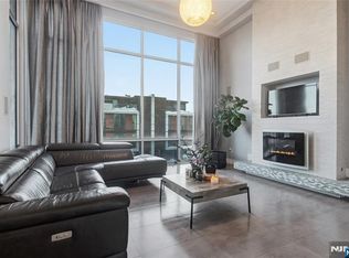 760 E Undercliff Ave #B, Edgewater, NJ 07020