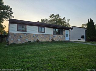 431 Maxwell Rd, Pontiac, MI 48342