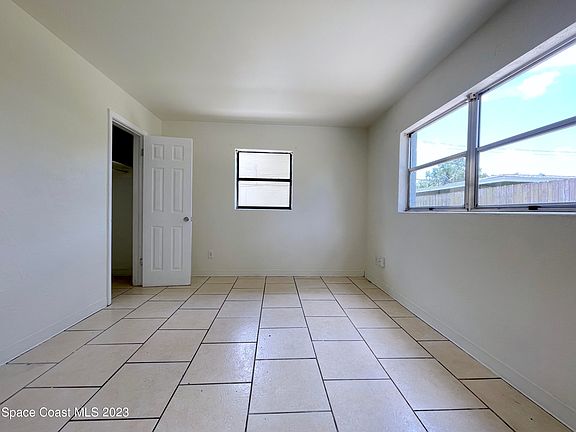 5th image of 1003 Jones St