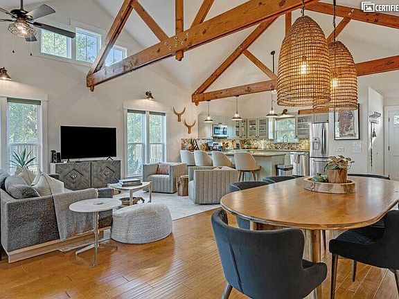 High ceilings with ample lighting