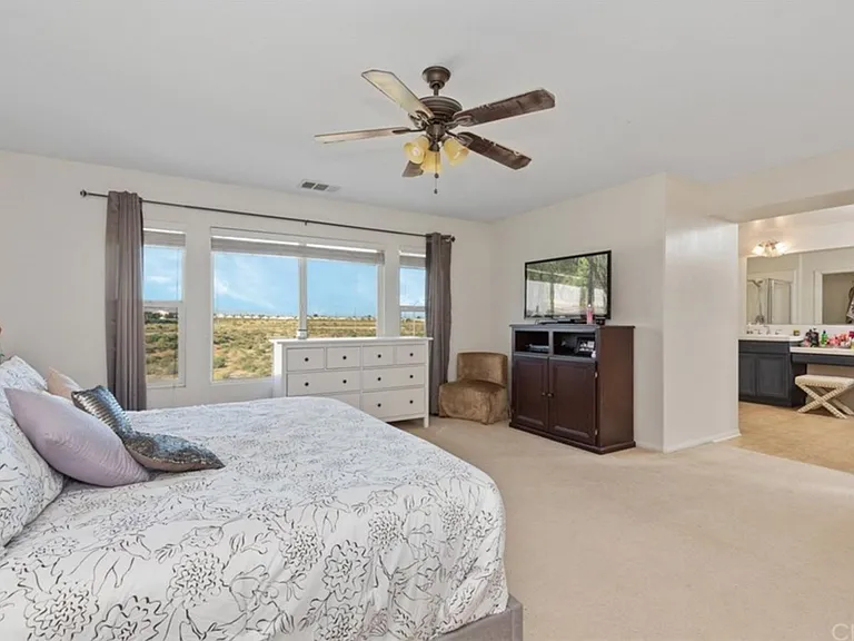13558 Deluvina Ct — Photo 6