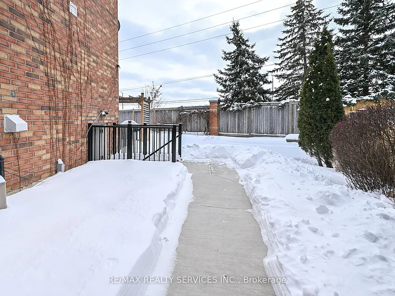 42 Brambirch Cres — Photo 3