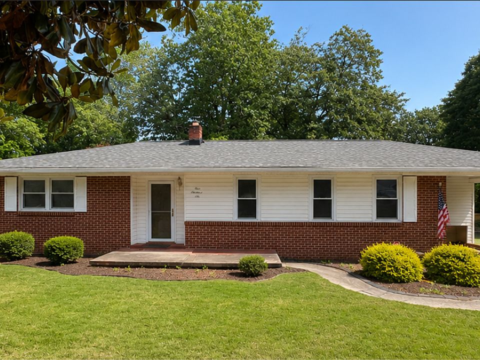 1st image of 406 Pine Knoll Dr