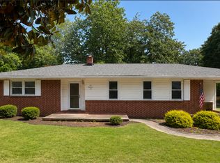 406 Pine Knoll Dr, Greenville, SC 29609