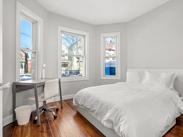 821 Saratoga St #1 — Photo 1
