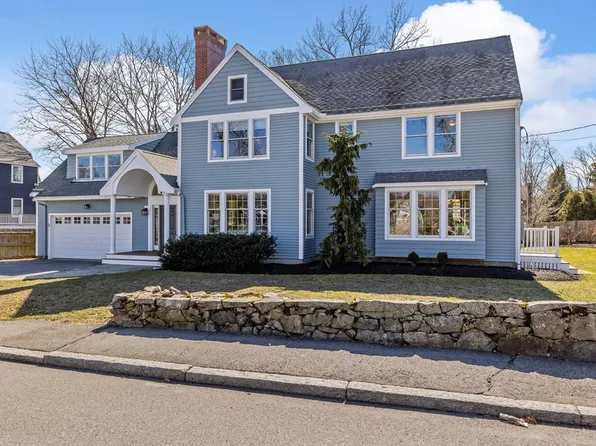 9 Beach St, Marblehead, MA 01945