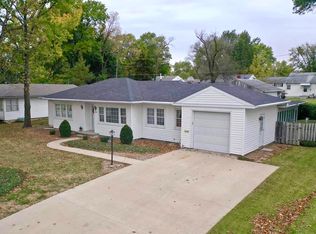 1005 Lakeview Rd, Mexico, MO 65265