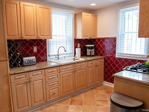 3rd image of 4810 Robertson Street