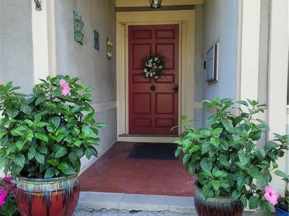 428 Gibbs Ave APT 6, Newport, RI 02840