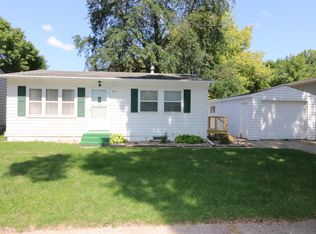 909 E 12th St, Spencer, IA 51301