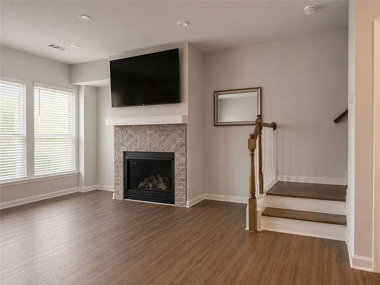 663 Castleberry Ave — Photo 12