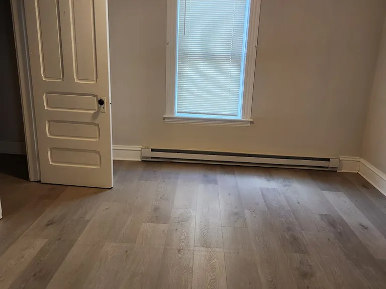 72 Esther St #1 — Photo 4