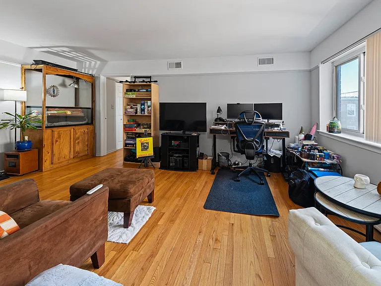 6122 N Winthrop Ave #400 — Photo 8
