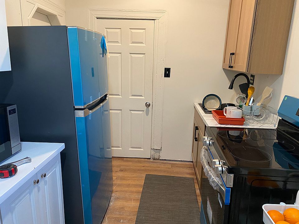 2nd image of 2401 S Shirlington Rd