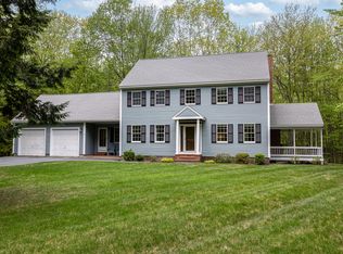 8 Bentridge Rd, Falmouth, ME 04105