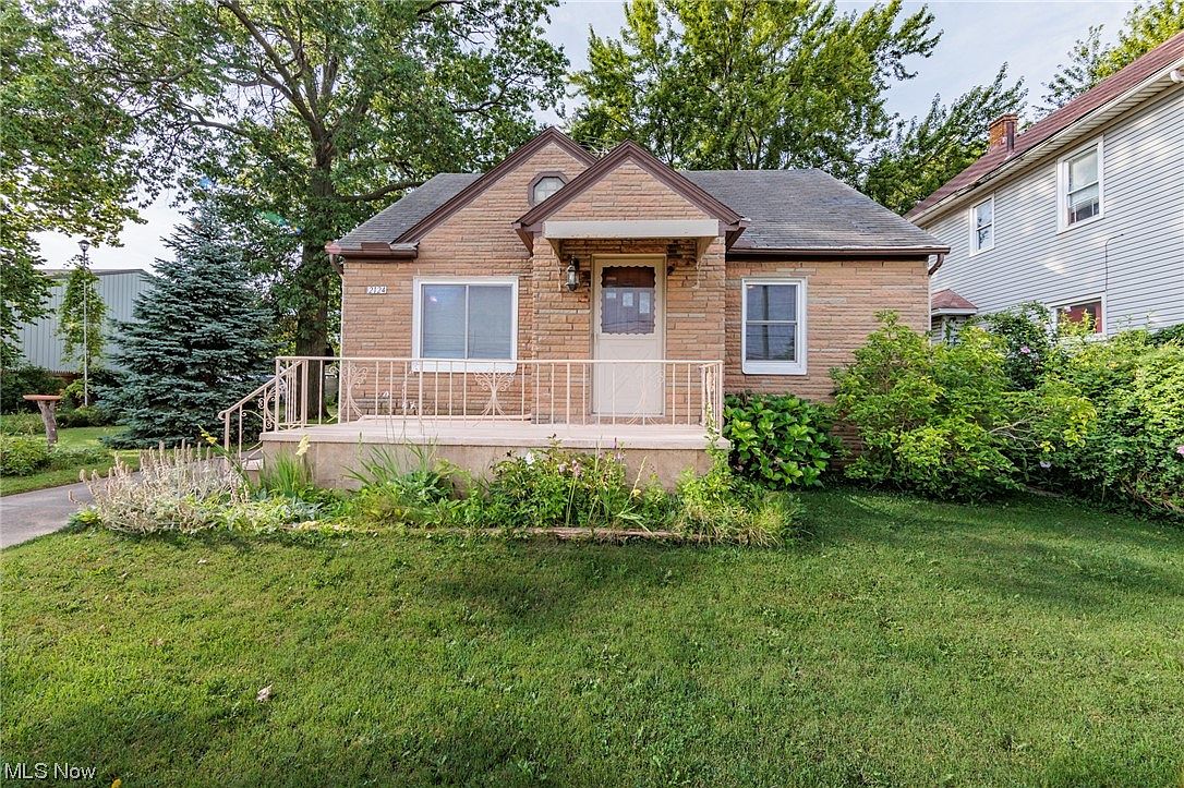 2124 E 28th St, Lorain, OH 44055 MLS 4482608 Zillow