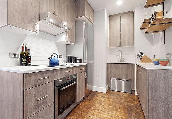 4th image of 20 W 72nd St #1409