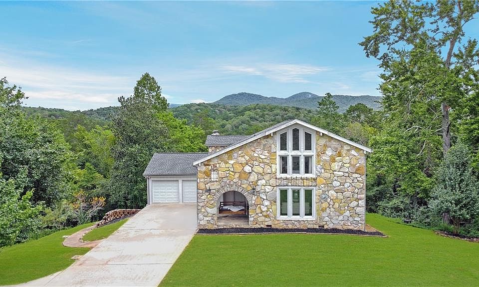 1st image of 205 Orchard Dr