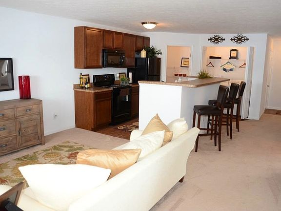 3rd image of 297 Flint Rock Dr