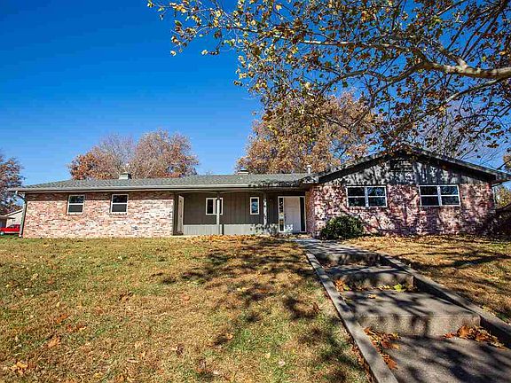 2nd image of 3024 Payne Dr