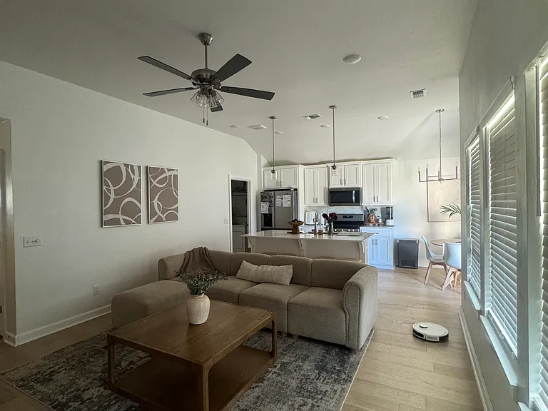 261 Megan Ln — Photo 2