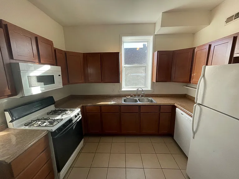 3146 California Ave — Photo 10