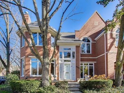 5937 N Sauganash Ln, Chicago, IL, 60646