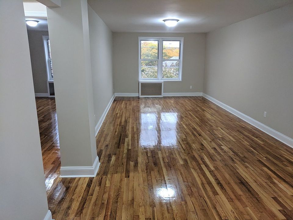 1st image of 9335 Lamont Ave APT 4N