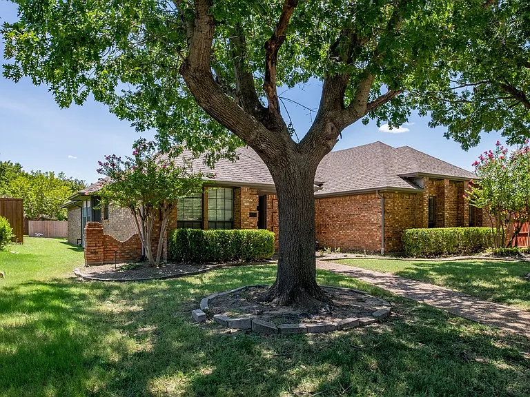 3624 Amanda Cir — Photo 3